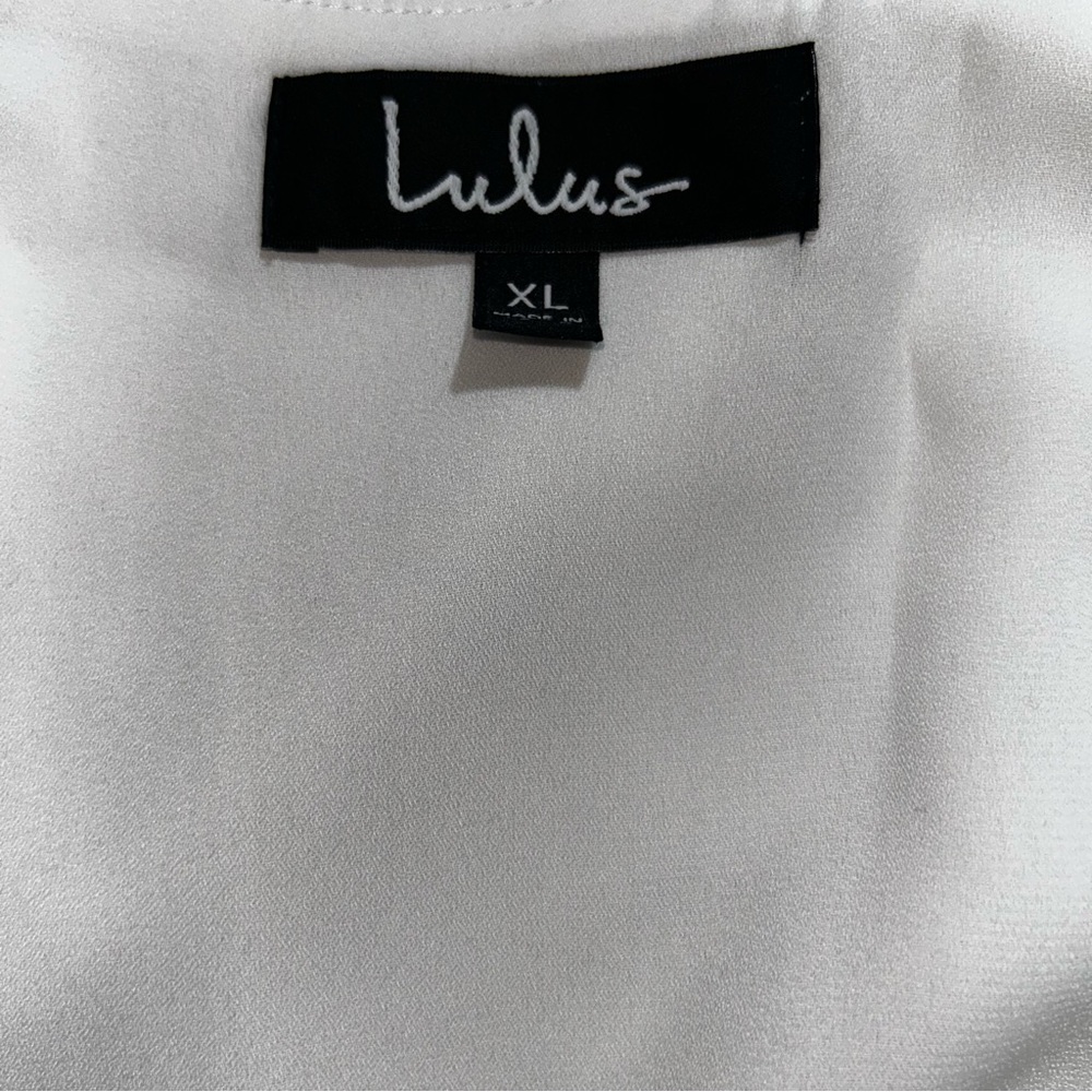 Lulu’s White Mesh Lightweight Tank Top - Slightly Stained - Picture 4 of 10